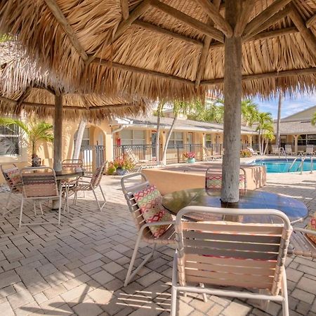 Walkable To Restaurants And Steps To The Beach! - Coconut Villa'S Suite 10 St. Pete Beach Esterno foto
