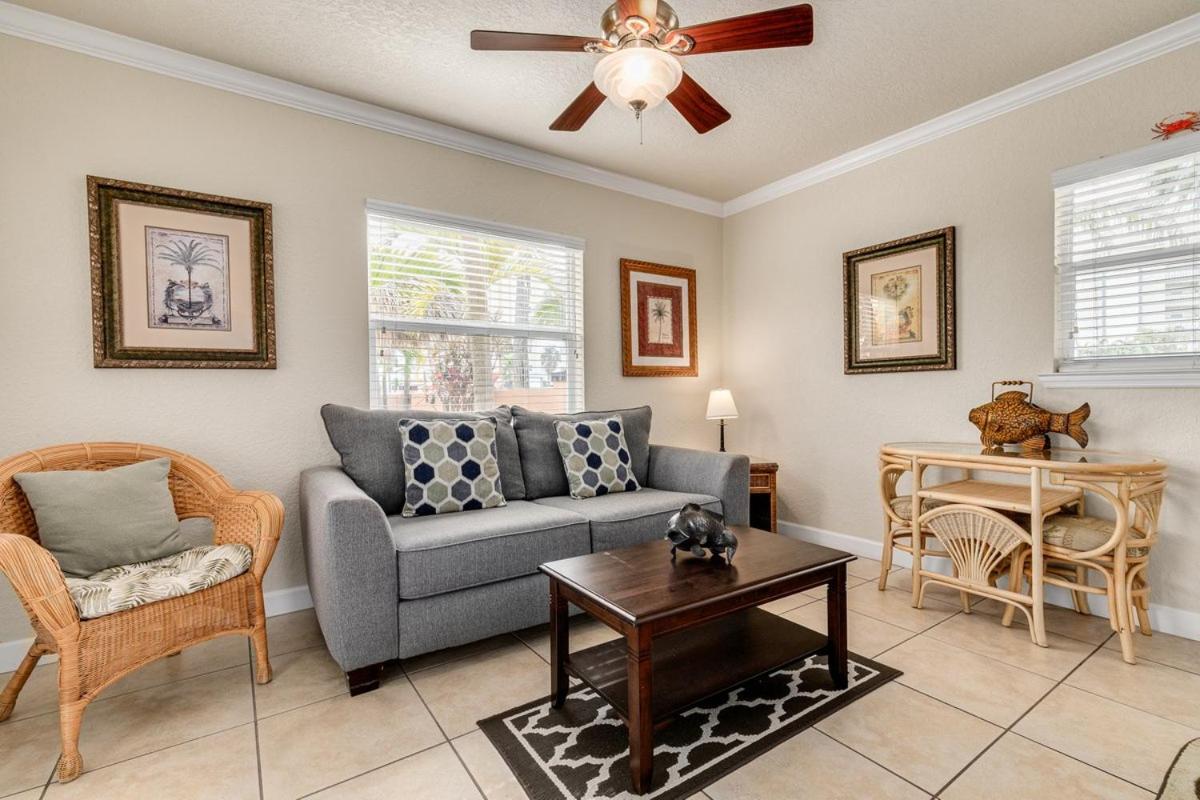 Walkable To Restaurants And Steps To The Beach! - Coconut Villa'S Suite 10 St. Pete Beach Esterno foto