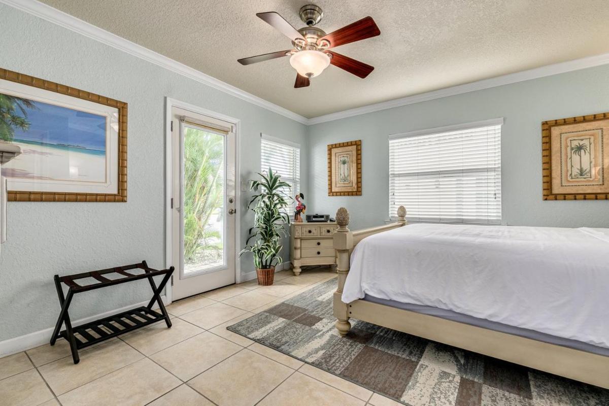 Walkable To Restaurants And Steps To The Beach! - Coconut Villa'S Suite 10 St. Pete Beach Esterno foto