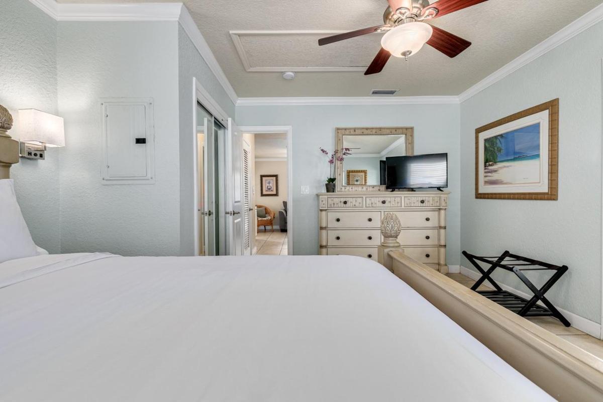 Walkable To Restaurants And Steps To The Beach! - Coconut Villa'S Suite 10 St. Pete Beach Esterno foto